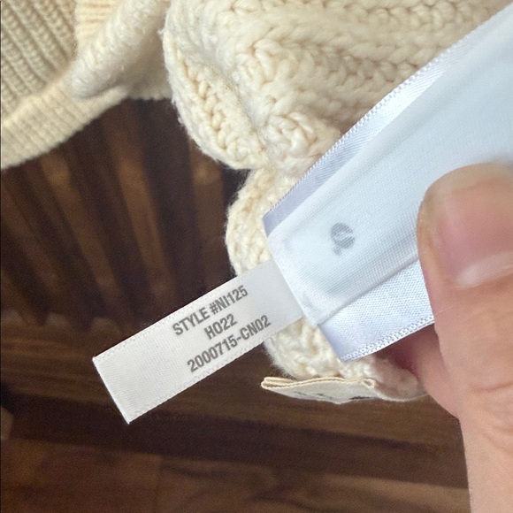 Madewell Shirttail Cardigan Sweater in Antique Cream. M - Picture 7 of 9